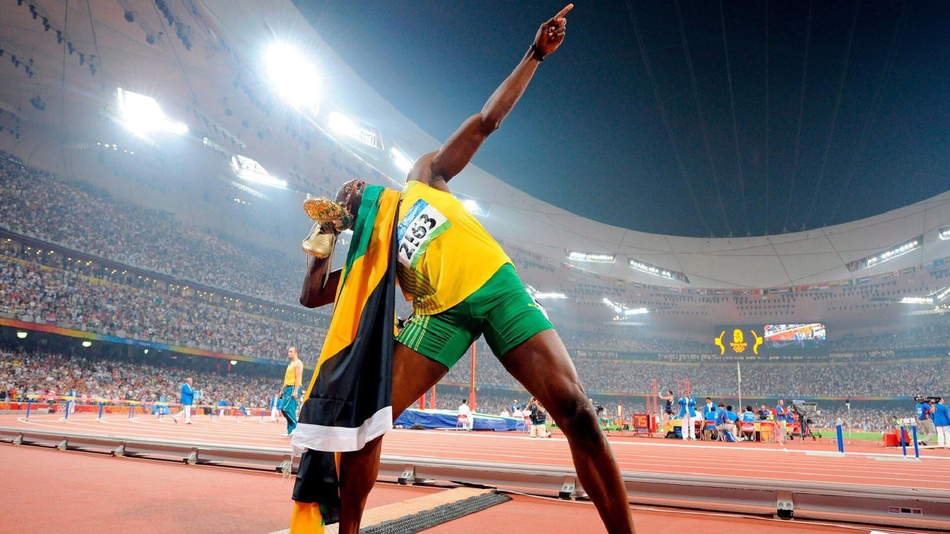 星光夜跑炫彩开启，点亮城市运动新风尚，星光跑道图片